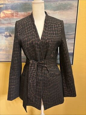 Structured Women’s Blazer with Belt Tie